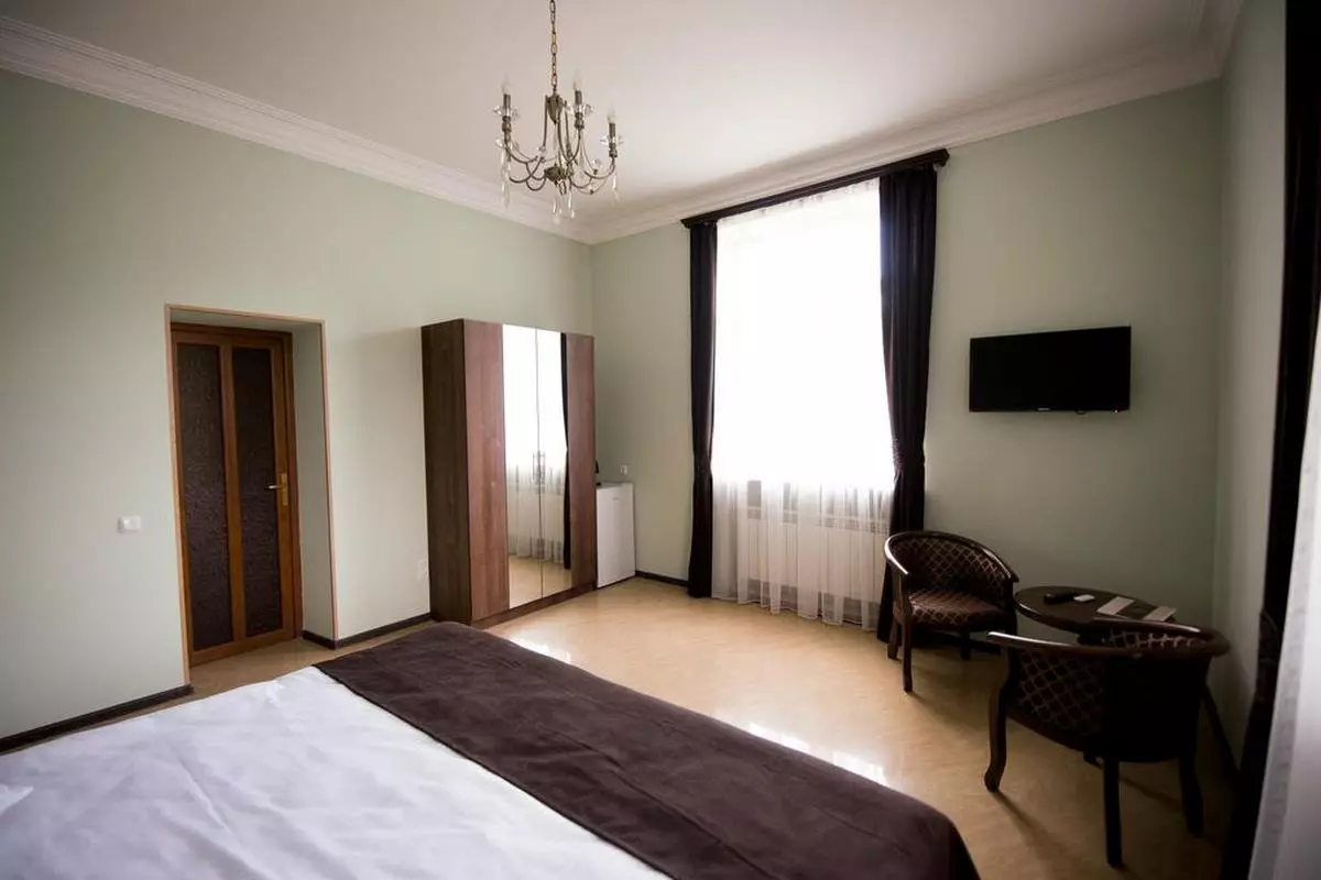 Royal Palace Hotel ROOM (Copy).jpg